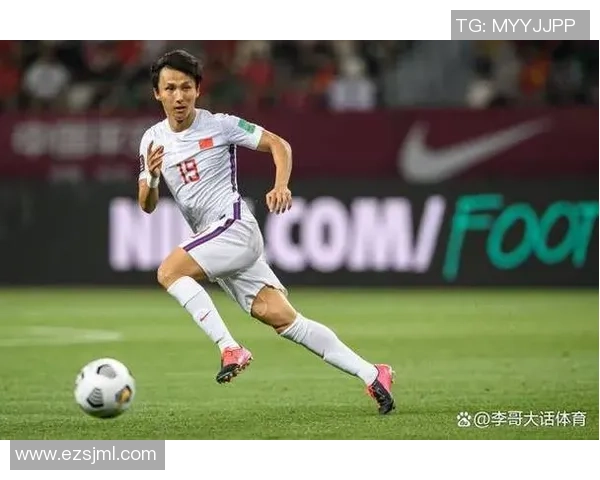 足球明星在赛场外的尴尬瞬间揭示了他们不为人知的一面